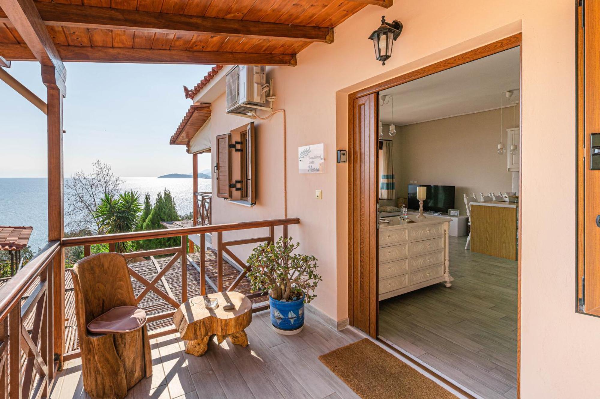 Paralio Astros Beachfront Suites Ксиропигадо Экстерьер фото