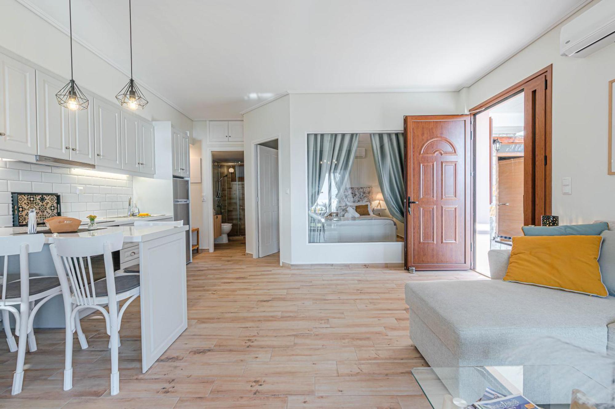 Paralio Astros Beachfront Suites Ксиропигадо Экстерьер фото