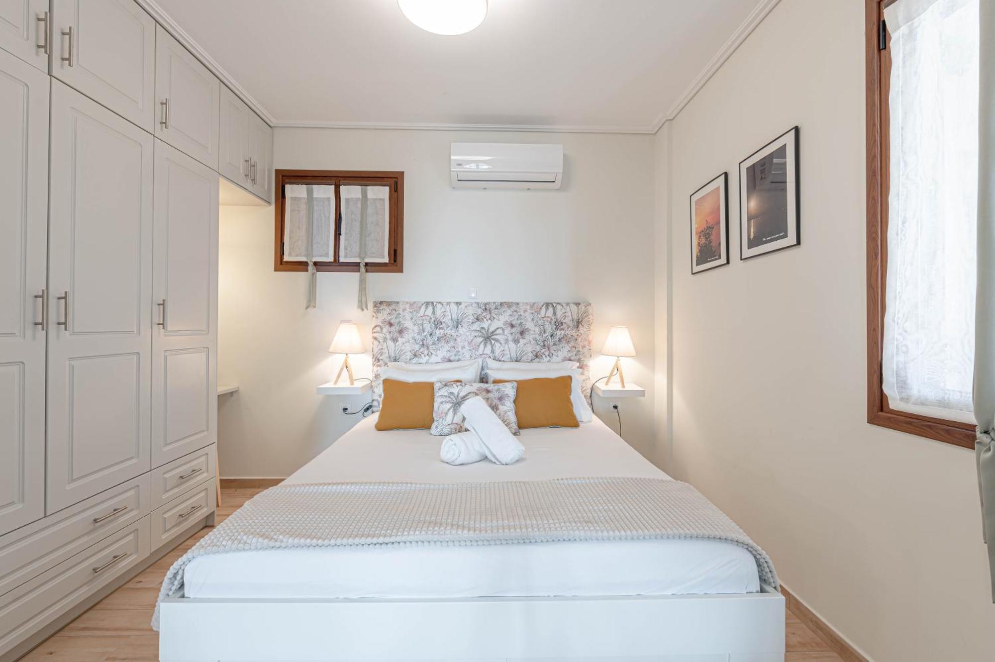 Paralio Astros Beachfront Suites Ксиропигадо Экстерьер фото