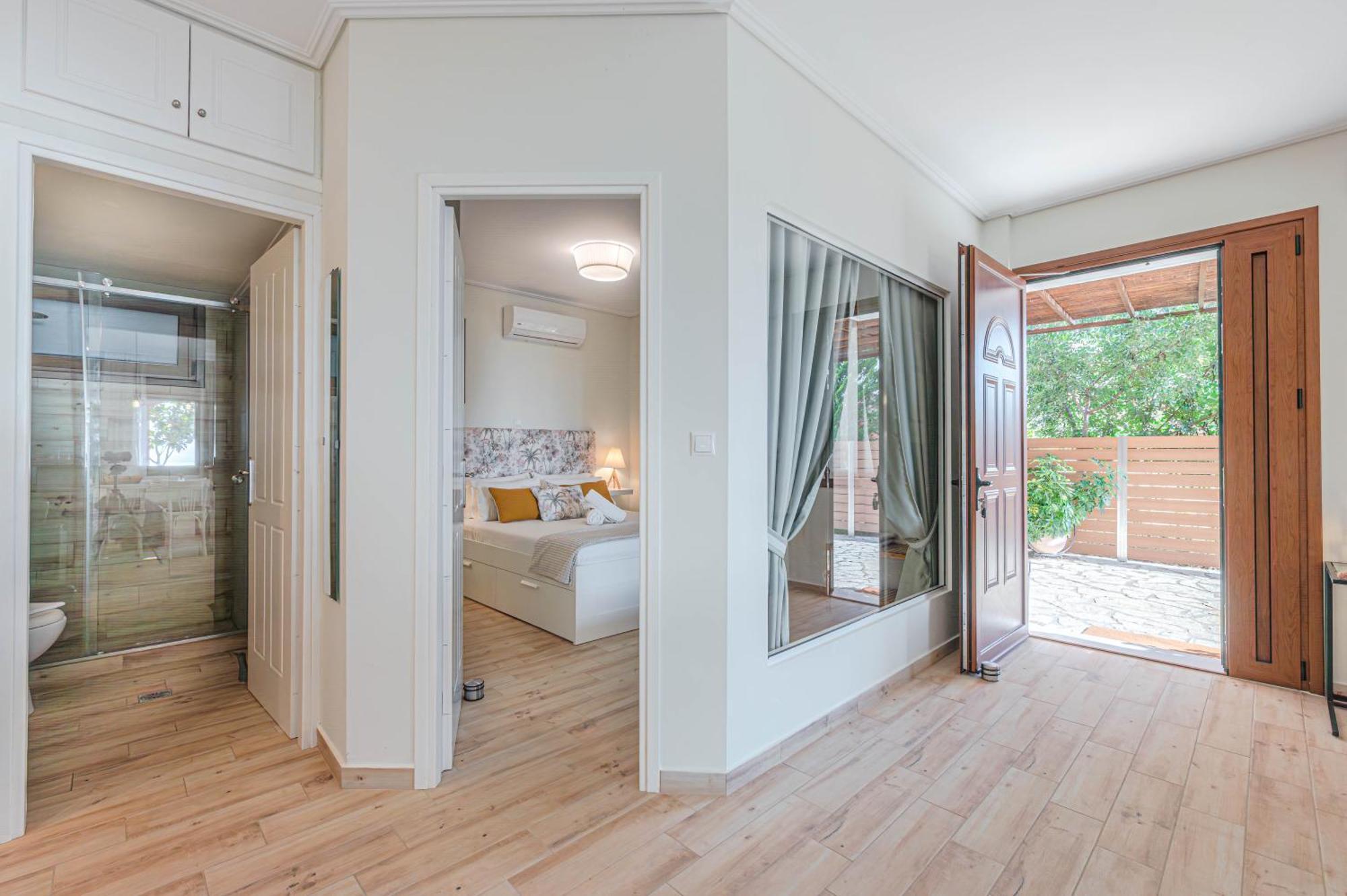 Paralio Astros Beachfront Suites Ксиропигадо Экстерьер фото