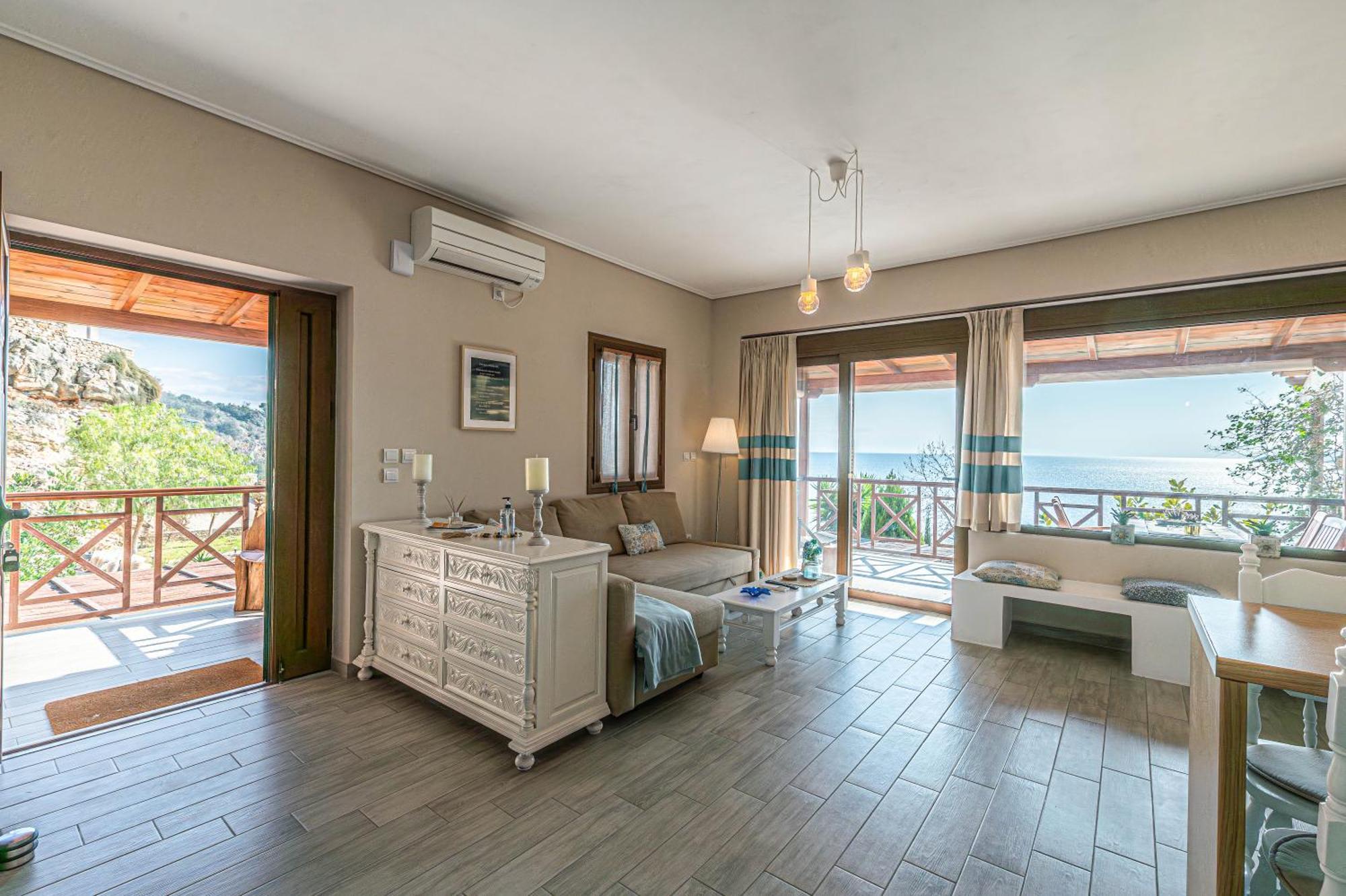 Paralio Astros Beachfront Suites Ксиропигадо Экстерьер фото