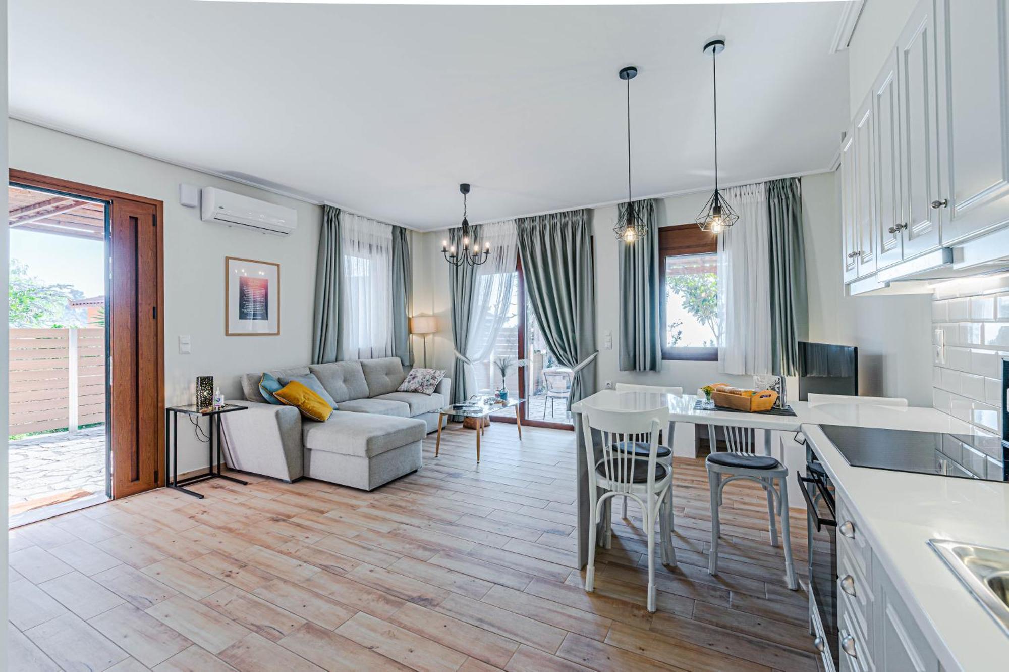 Paralio Astros Beachfront Suites Ксиропигадо Экстерьер фото