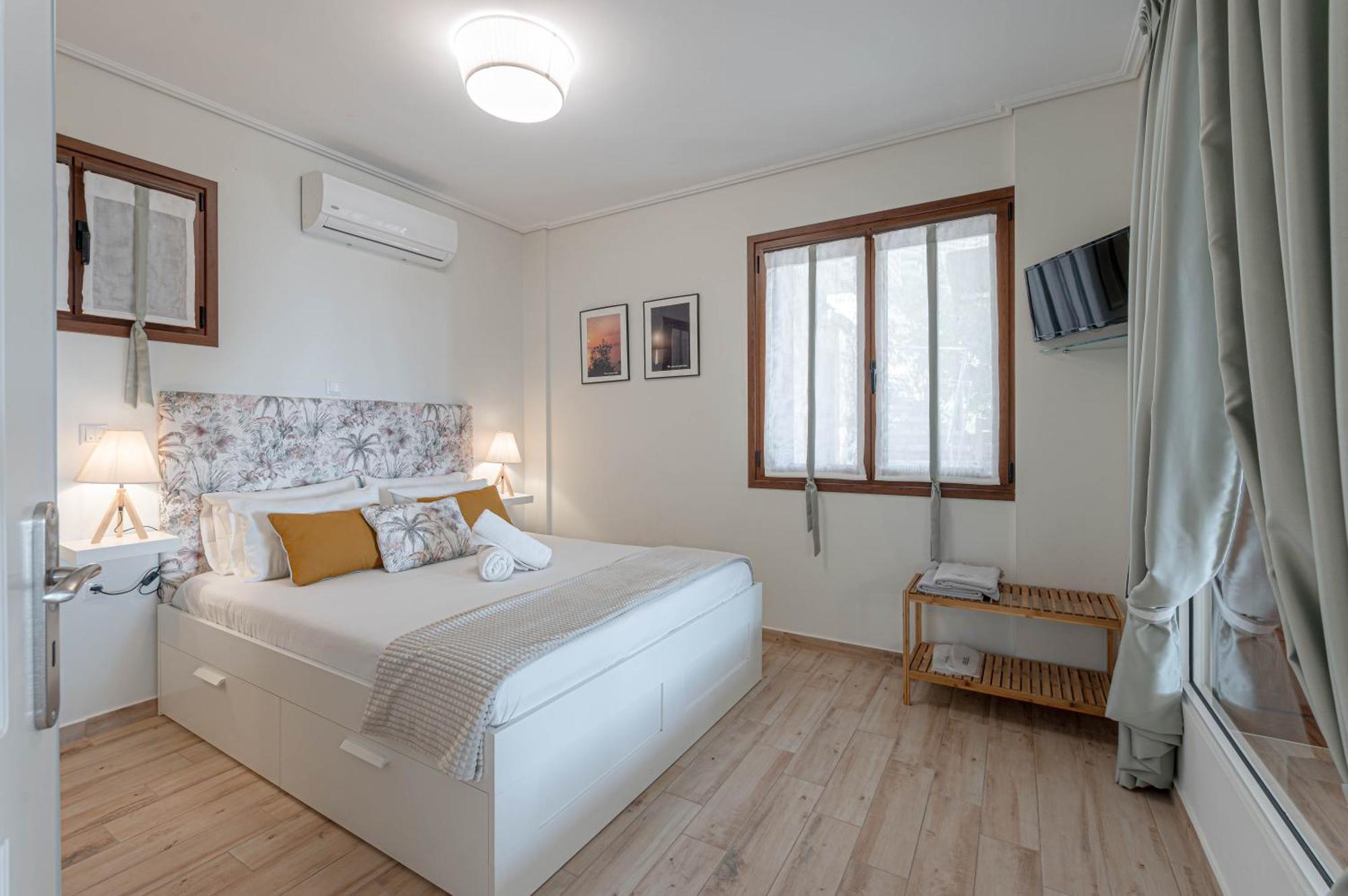 Paralio Astros Beachfront Suites Ксиропигадо Экстерьер фото