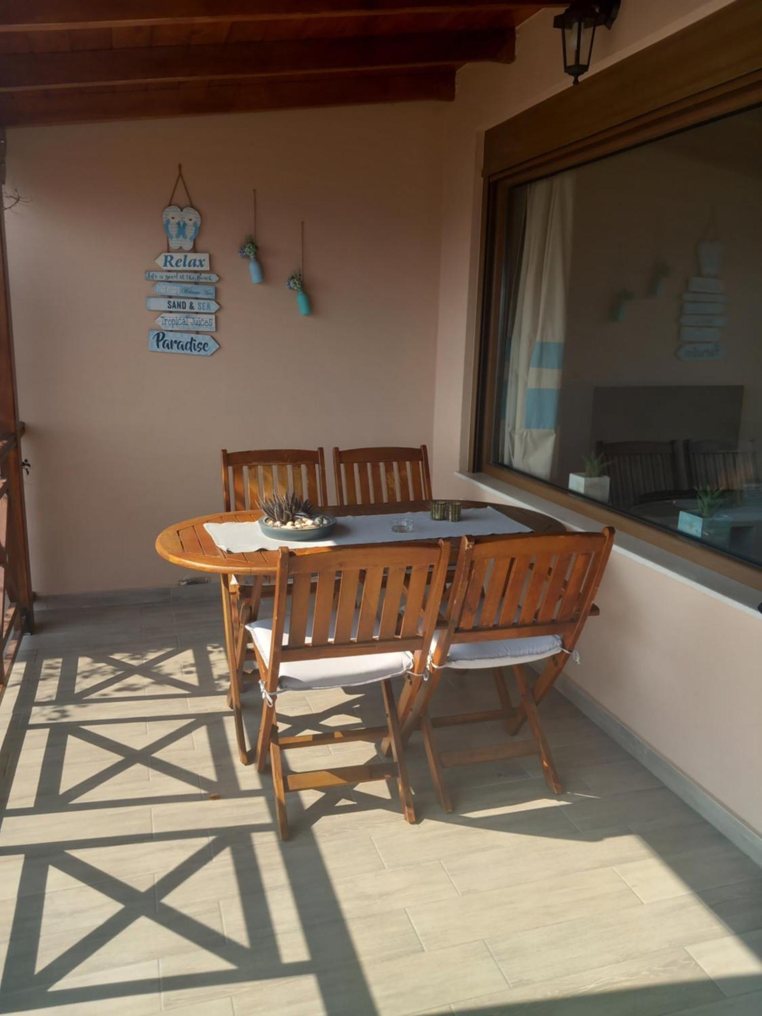 Paralio Astros Beachfront Suites Ксиропигадо Номер фото