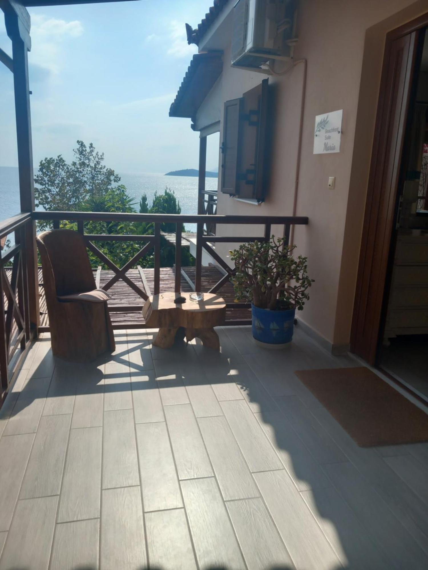 Paralio Astros Beachfront Suites Ксиропигадо Номер фото