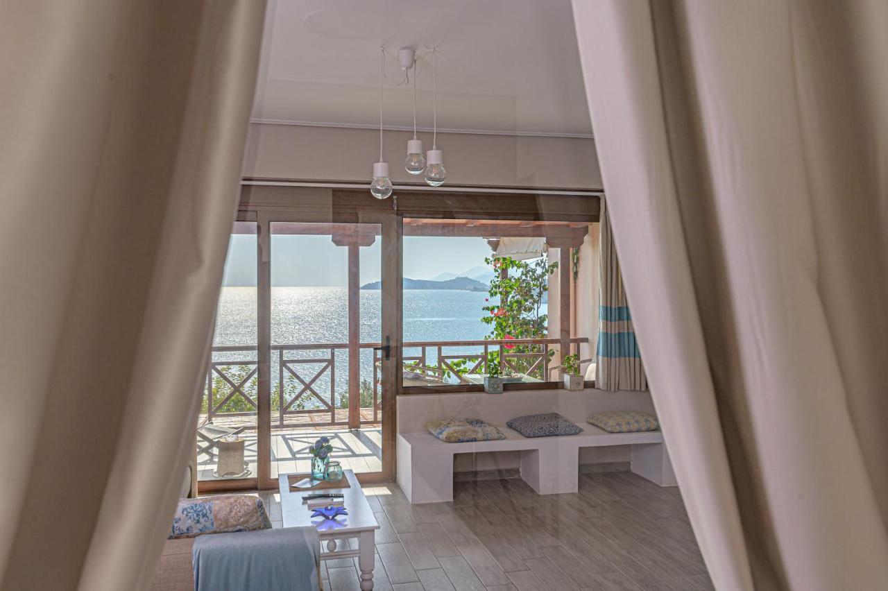 Paralio Astros Beachfront Suites Ксиропигадо Экстерьер фото