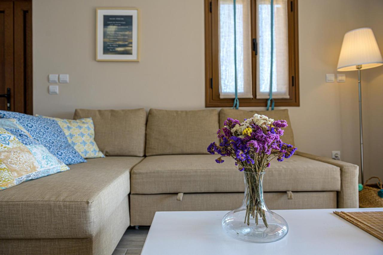 Paralio Astros Beachfront Suites Ксиропигадо Экстерьер фото
