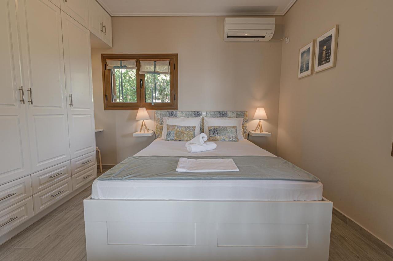 Paralio Astros Beachfront Suites Ксиропигадо Экстерьер фото