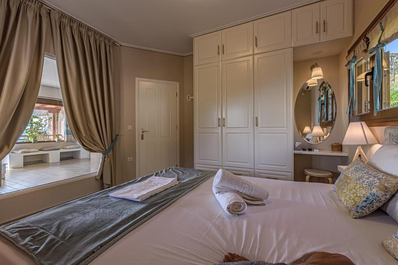 Paralio Astros Beachfront Suites Ксиропигадо Экстерьер фото